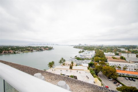 Condo in Miami Beach, Florida, 1 bedroom  № 1939482 - photo 5