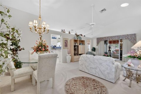 House in Summerfield, Florida 3 bedrooms, 143.44 sq.m. № 2092084 - photo 5
