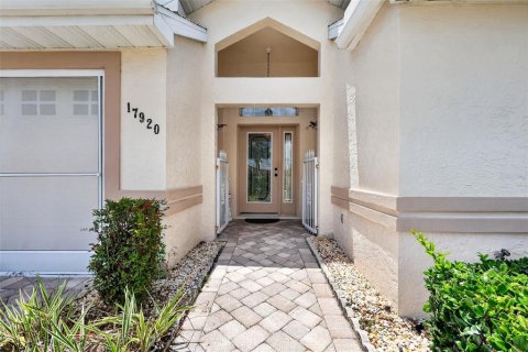 House in Summerfield, Florida 3 bedrooms, 143.44 sq.m. № 2092084 - photo 2