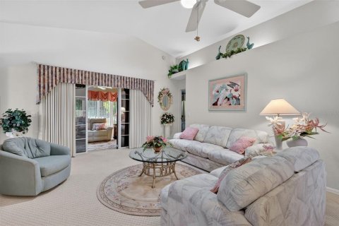 House in Summerfield, Florida 3 bedrooms, 143.44 sq.m. № 2092084 - photo 8