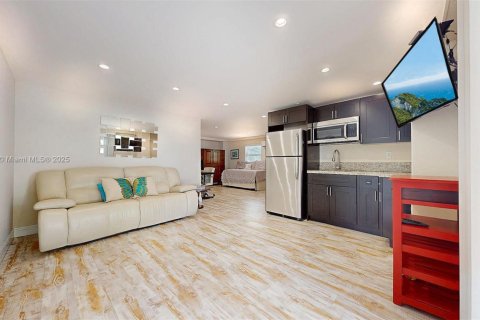 Casa en venta en Key Largo, Florida, 3 dormitorios, 243.87 m2 № 1977556 - foto 7