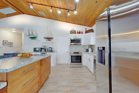 Casa en venta en Key Largo, Florida, 3 dormitorios, 243.87 m2 № 1977556 - foto 14