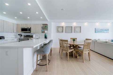 Купить кондоминиум в Майами-Бич, Флорида 2 спальни, 86.4м2, № 2012464 - фото 9