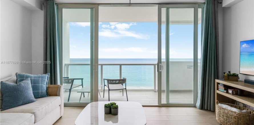 Кондоминиум с 2 спальнями в Майами-Бич, Флорида № 2012464