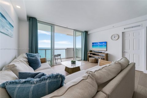 Купить кондоминиум в Майами-Бич, Флорида 2 спальни, 86.4м2, № 2012464 - фото 2