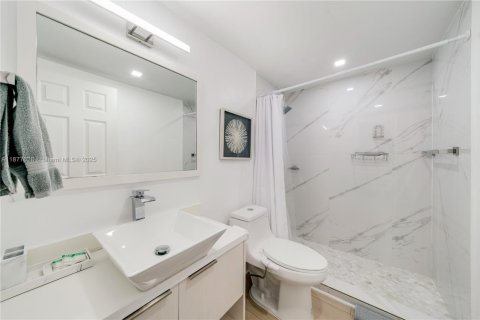 Купить кондоминиум в Майами-Бич, Флорида 2 спальни, 86.4м2, № 2012464 - фото 23