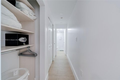Купить кондоминиум в Майами-Бич, Флорида 2 спальни, 86.4м2, № 2012464 - фото 22