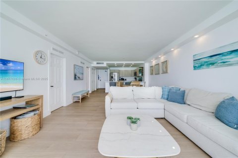 Купить кондоминиум в Майами-Бич, Флорида 2 спальни, 86.4м2, № 2012464 - фото 5