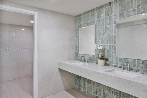 Купить кондоминиум в Майами, Флорида 2 спальни, 117.43м2, № 2073307 - фото 30