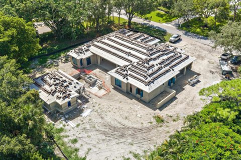 House in Palm Beach Gardens, Florida 5 bedrooms, 490.71 sq.m. № 2253579 - photo 5