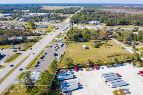 Commercial property in Palatka, Florida № 801033 - photo 1