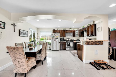 Immobilier commercial à vendre à St. Lucie, Floride: 323.3 m2 № 2193474 - photo 19