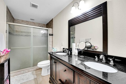 Immobilier commercial à vendre à St. Lucie, Floride: 323.3 m2 № 2193474 - photo 11