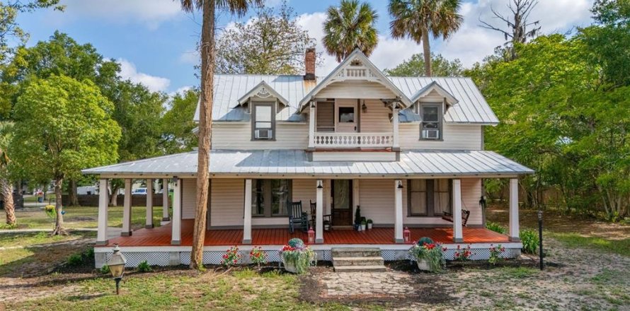 House in Orange City, Florida 3 bedrooms, 201.41 sq.m. № 1757870