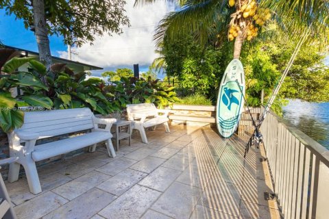 House in El Portal, Florida 4 bedrooms № 1863378 - photo 6