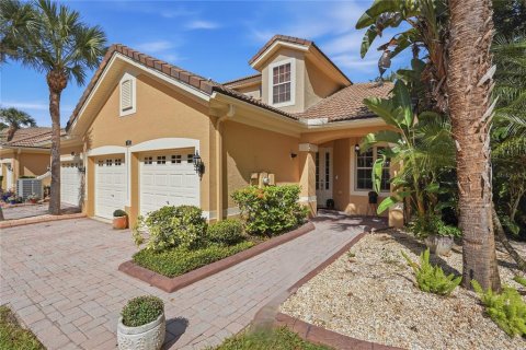 Townhouse in New Port Richey, Florida 3 bedrooms, 208.57 sq.m. № 2427012