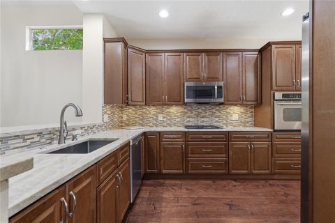 Townhouse in New Port Richey, Florida 3 bedrooms, 208.57 sq.m. № 2427012 - photo 8