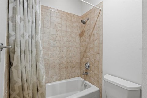 Townhouse in New Port Richey, Florida 3 bedrooms, 208.57 sq.m. № 2427012 - photo 21