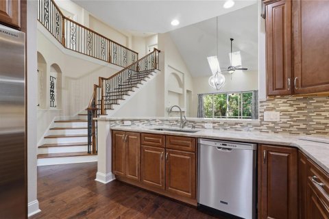 Townhouse in New Port Richey, Florida 3 bedrooms, 208.57 sq.m. № 2427012 - photo 7