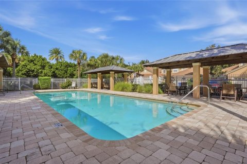 Townhouse in New Port Richey, Florida 3 bedrooms, 208.57 sq.m. № 2427012 - photo 4
