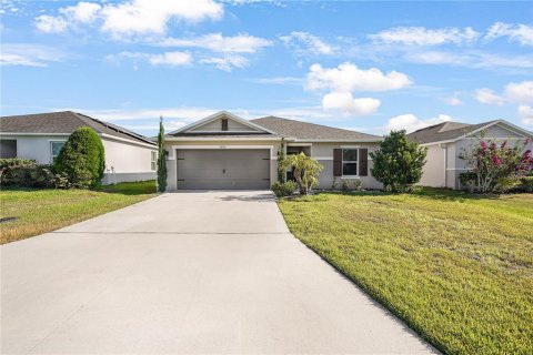 House in Clermont, Florida 4 bedrooms, 161.28 sq.m. № 1637270 - photo 1