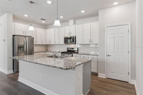 House in Fish Hawk, Florida 2 bedrooms, 162.76 sq.m. № 2429586 - photo 9