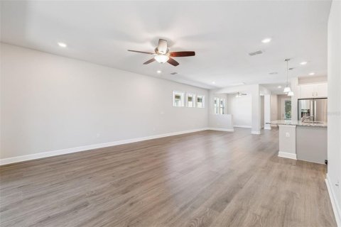 House in Fish Hawk, Florida 2 bedrooms, 162.76 sq.m. № 2429586 - photo 8