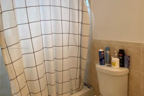 Condo in North Miami, Florida, 1 bedroom  № 2012806 - photo 10