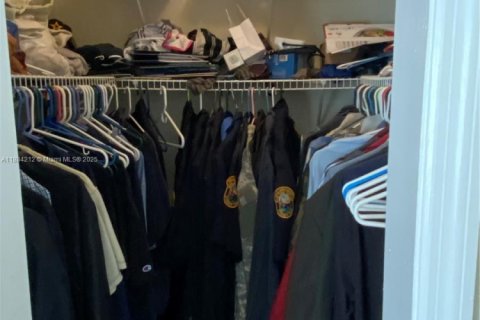 Condo in North Miami, Florida, 1 bedroom  № 2012806 - photo 12