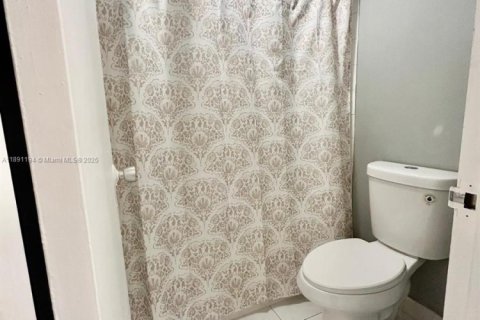 Condominio en alquiler en Miami Beach, Florida, 50.63 m2 № 2016138 - foto 5