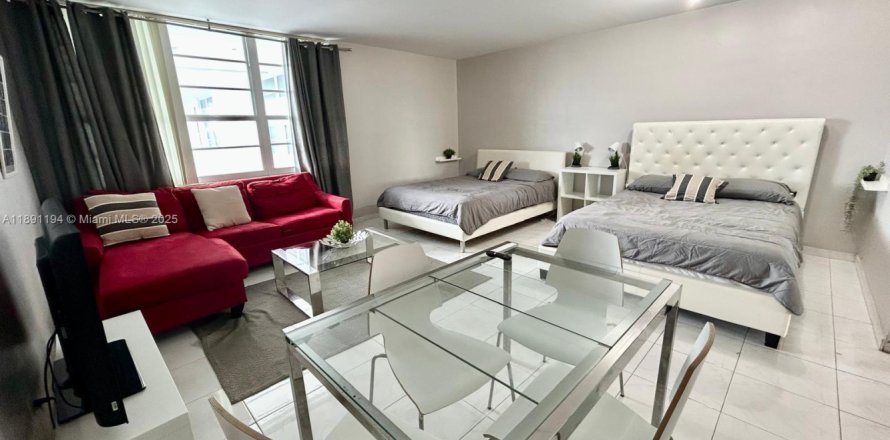 Estudio en el Condominio en Miami Beach, Florida  № 2016138