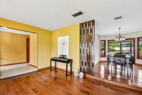 House in Altamonte Springs, Florida 4 bedrooms, 185.99 sq.m. № 2196135 - photo 7