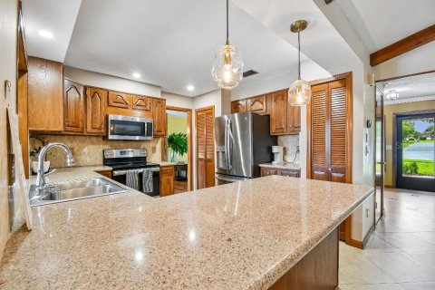 House in Altamonte Springs, Florida 4 bedrooms, 185.99 sq.m. № 2196135 - photo 11