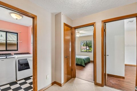 House in Altamonte Springs, Florida 4 bedrooms, 185.99 sq.m. № 2196135 - photo 20