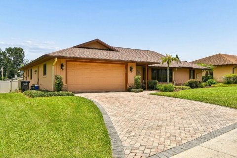 House in Altamonte Springs, Florida 4 bedrooms, 185.99 sq.m. № 2196135 - photo 2