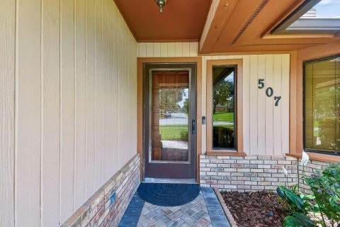 House in Altamonte Springs, Florida 4 bedrooms, 185.99 sq.m. № 2196135 - photo 4
