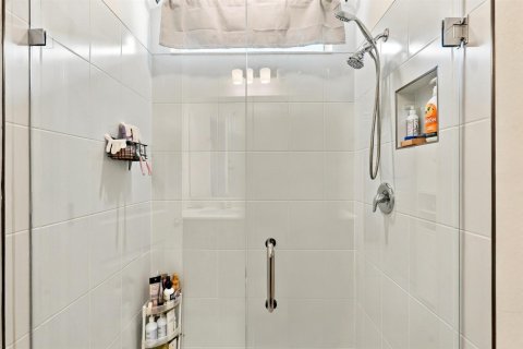 Villa ou maison à vendre à Stuart, Floride: 4 chambres, 171.87 m2 № 2413107 - photo 16