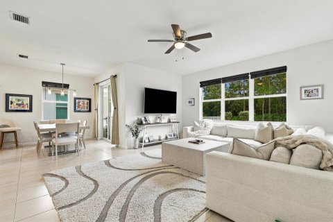 Villa ou maison à vendre à Stuart, Floride: 4 chambres, 171.87 m2 № 2413107 - photo 4