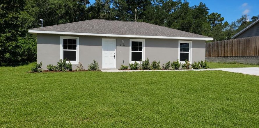 House in Dunnellon, Florida 3 bedrooms, 92.9 sq.m. № 2222690