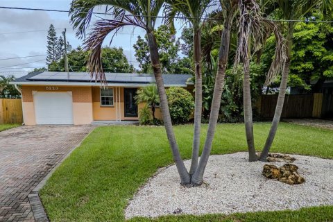 Casa en venta en Saint Petersburg, Florida, 3 dormitorios, 102.29 m2 № 1914066 - foto 3