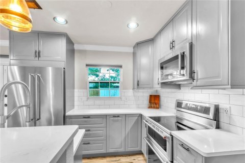 Casa en venta en Saint Petersburg, Florida, 3 dormitorios, 102.29 m2 № 1914066 - foto 12