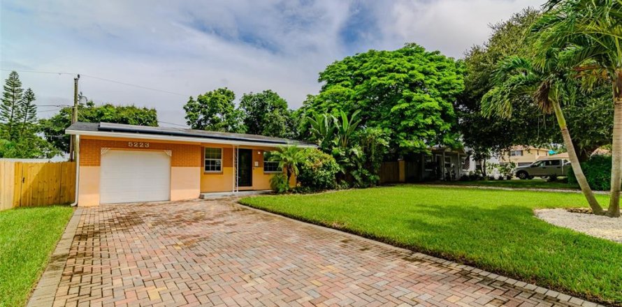 Villa ou maison à Saint Petersburg, Floride 3 chambres, 102.29 m2 № 1914066