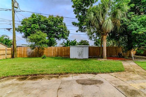 Casa en venta en Saint Petersburg, Florida, 3 dormitorios, 102.29 m2 № 1914066 - foto 30