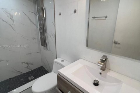 Condo in Miami, Florida, 2 bedrooms  № 1764942 - photo 18
