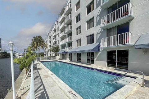 Condo in Miami, Florida, 2 bedrooms  № 1764942 - photo 20