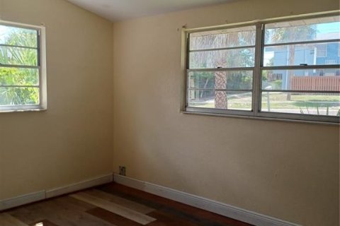 Casa en venta en Tarpon Springs, Florida, 2 dormitorios, 64.66 m2 № 2385849 - foto 11