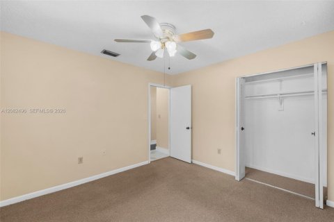 Condo in Hialeah, Florida, 3 bedrooms  № 2348422