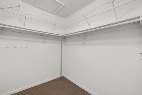 Condominio en alquiler en Hialeah, Florida, 3 dormitorios, 108.05 m2 № 2348422 - foto 4