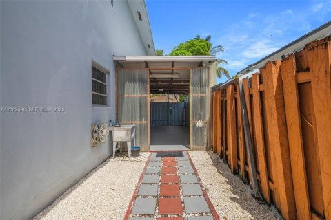 Condominio en alquiler en Hialeah, Florida, 3 dormitorios, 108.05 m2 № 2348422 - foto 25