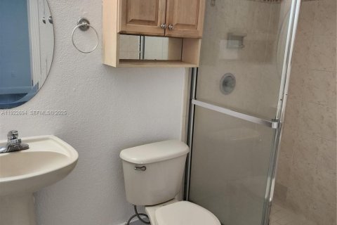 Copropriété à louer à Miami, Floride: 2 chambres, 89.65 m2 № 1976509 - photo 13